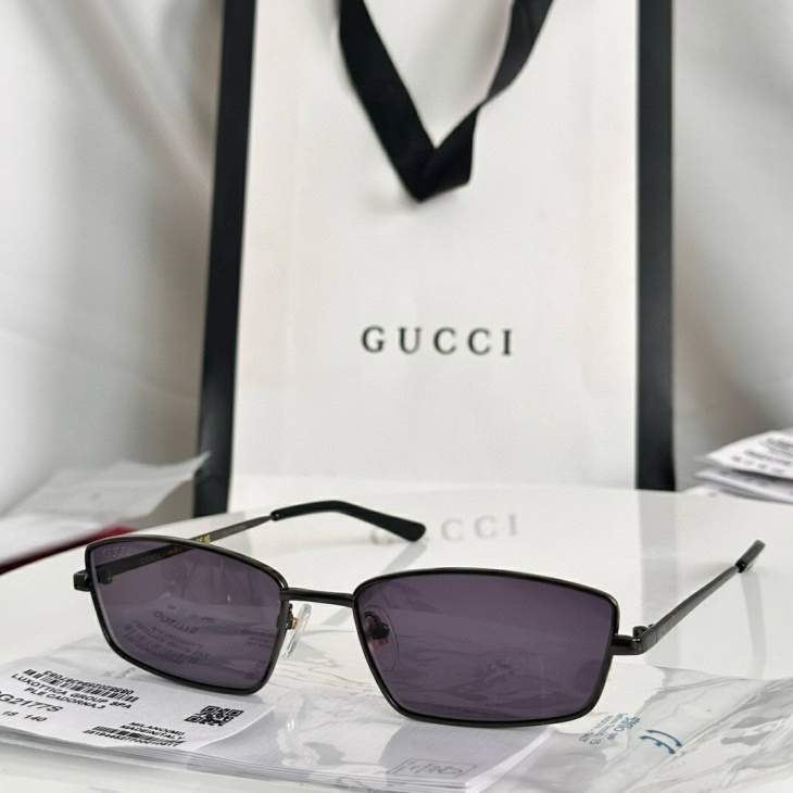 Picture of Gucci Sunglasses _SKUfw79479339fw